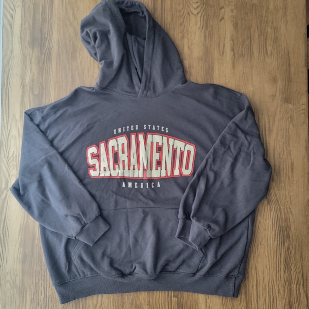 Gray Sacramento Graphic Hoodie - Size XL